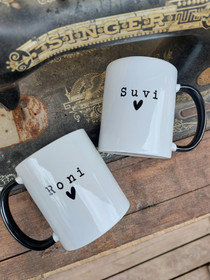 Keraaminen muki nimellä 