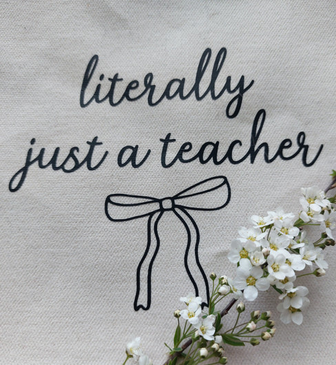 Literally just a teacher -pussukka