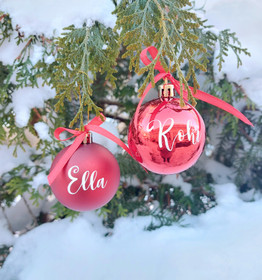 Punainen joulupallo nimellä -PikkuMari 