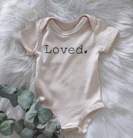 Loved. -body (lyhythihainen)