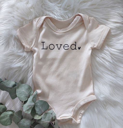 Loved. -body (lyhythihainen)