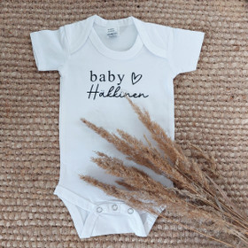 Baby 'nimi' -vauvan body (lyhythinainen)