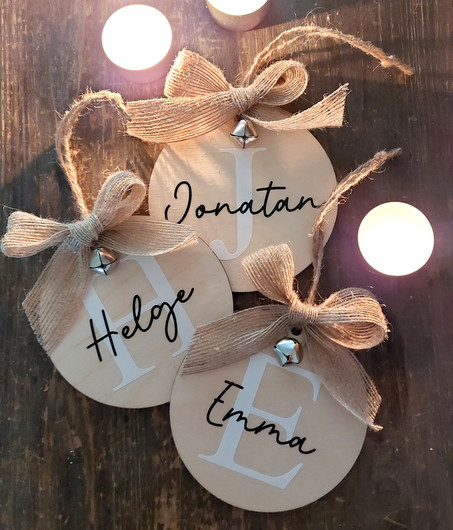 Puinen joulukoriste nimellä -PikkuMari Tmi