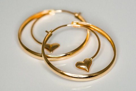 Rengaskorvakoru sydämellä, 14K keltakulta