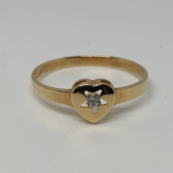 Kultainen sydänsormus