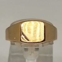 Kultainen kantasormus timanttileikkauksella