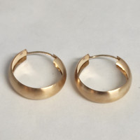 Kultaiset rengaskorvakorut