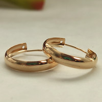 Kultaiset rengaskorvakorut