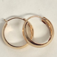 Kultaiset rengaskorvakorut