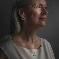 Lumoava Aika -korvakorut, kullattu