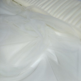 Pehmeä tylli, Off White