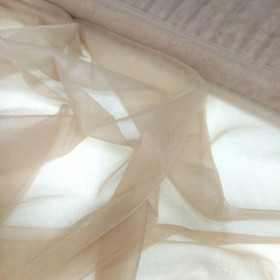 Pehmeä tylli, Taupe