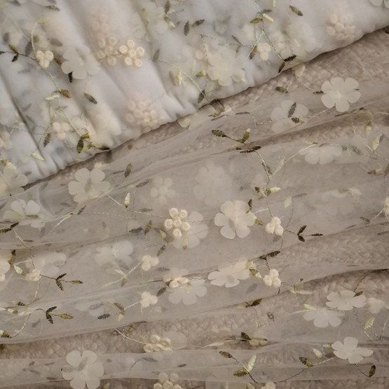 Brodeerattu 3D Kukkatylli, Vanilja