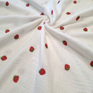 Brodeerattu Double Gauze, harsokangas, Mansikat