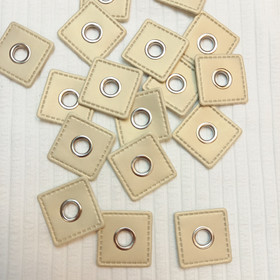 Sirkkarengas keinonahalla, koko 30 mm x 30 mm, cream