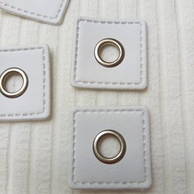 Sirkkarengas keinonahalla, koko 30 mm x 30 mm, valkoinen