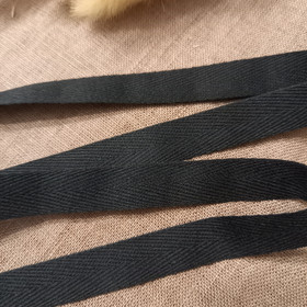 Kanttinauha, musta
