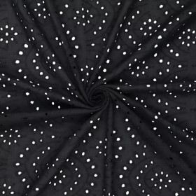 Brodeerattu puuvilla, Musta