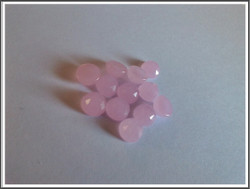 Kalsedoni AAA, Ø 8 mm kapussi, pinkki