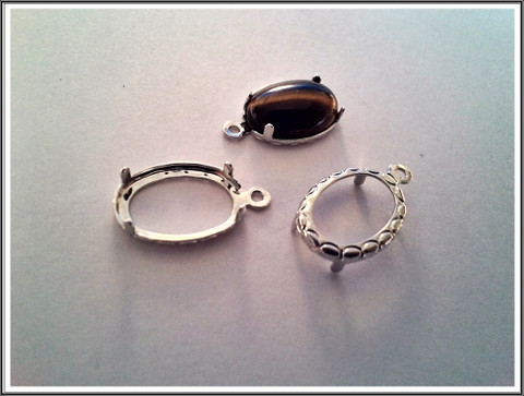 Korupohja 18 x 13 mm kapussille, avoin, teräsväri