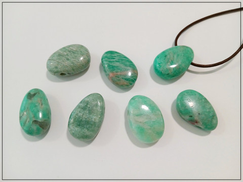 Venäjän amatsoniitti riipuskivi, pisara