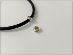 Hela, hopeoitu rondelli