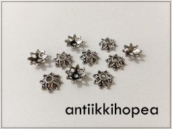 Helmihattu 9 x 3 mm, kukka, eri värejä, 10 kpl