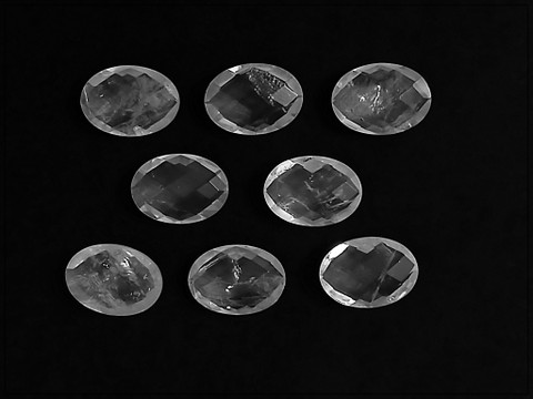 Vuorikristalli kapussi, 18 x 13 mm, ovaali, fasetoitu A-laatu
