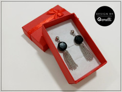 Korvakorut, Camilla, musta