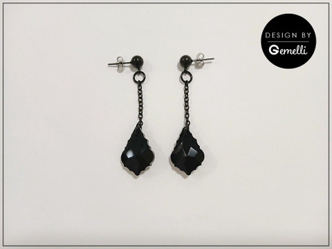 Korvakorut, Herttuatar, musta