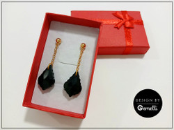 Korvakorut, Herttuatar, musta + kullanvärinen