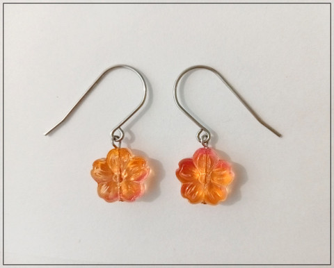 Korvakorut, Kukka, oranssi