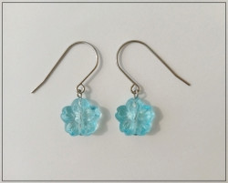 Korvakorut, Kukka, vaaleansininen