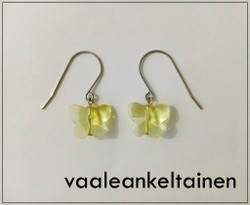 Korvakorut, Perhonen, eri värejä