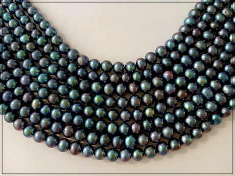 Makeanveden helmi, pyöreä Ø 6 mm, sin. peacock, ½ nauha