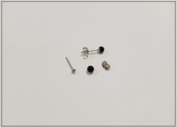 Onyx, puoliporattu, Ø 4 mm, pari