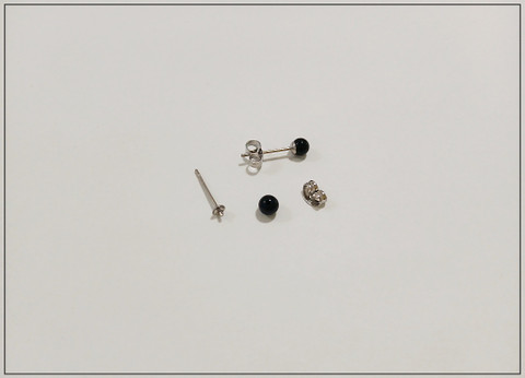 Onyx, puoliporattu, Ø 4 mm, pari