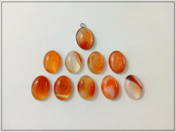 Akaatti, raita, 18 x 13 mm, ovaali, punainen