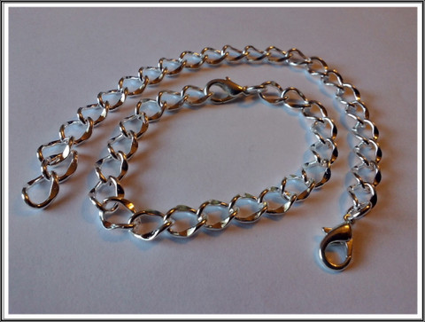 Hopeoitu ranneketju 12 x 8 mm, n. 22.5 cm, papukaijalukko