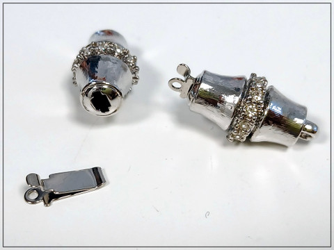 Rodinoitu rasialukko Swarovskin kristalleilla, 16 x 10 mm