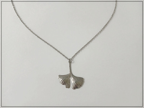 Ginkgo riipuskoru ketjulla, ruostumaton teräs