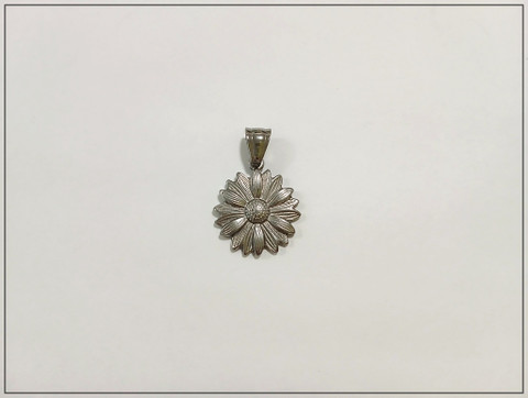 Metalliriipus kukka, 25.5 x 22 mm, ruostumaton teräs