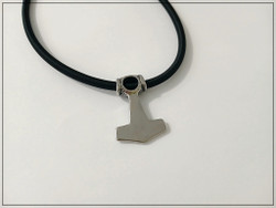 Thorin vasara riipus silkkipäällysteisellä nauhalla, ruostumaton teräs