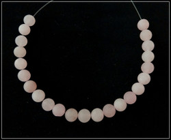 Ruusukvartsi Ø 8 mm pyöreä huurrettu, nauha 20 cm