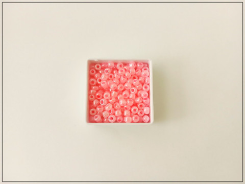 Siemenhelmet 8/0 helmiäispinkki, 5 g