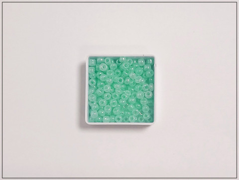 Siemenhelmet 8/0 helmiäisvaaleansininen, 5 g