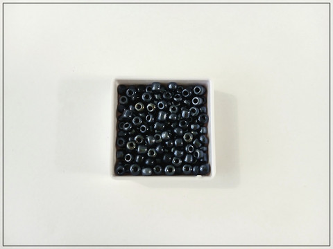 Siemenhelmet 8/0 musta lysteri, 5 g