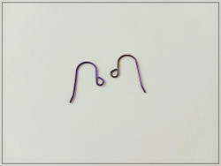 Titaani korviskoukut, tumma lila, pari