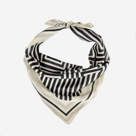 Labyrinttikuvioitu neliöhuivi -Musta