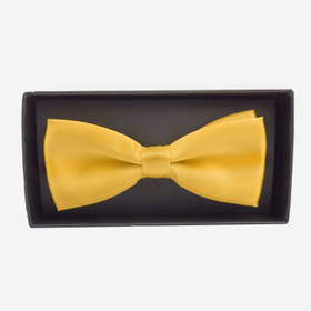 Rusetti lahjakotelossa keltainen